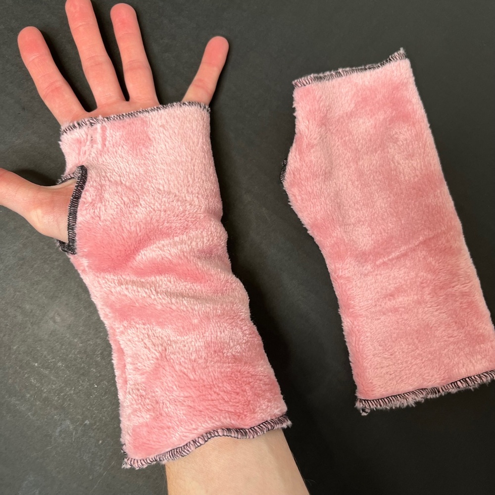 Pink Fleece Fingerless Gloves Winter Fuzzy Hand Warmers Warm Arm Sleeves Driving - Picture 5 of 5